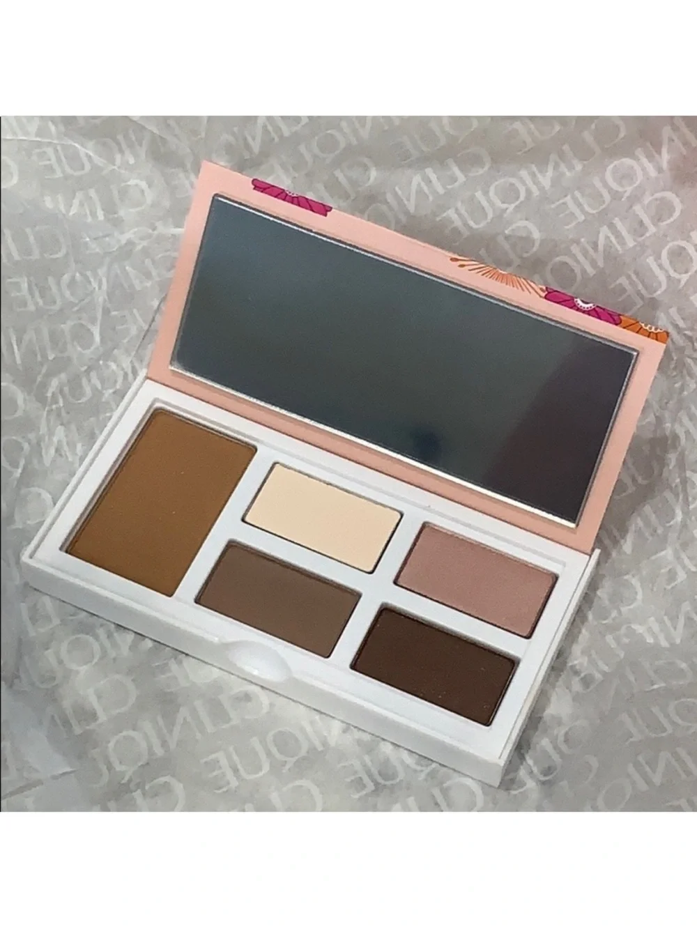 Clinique Limited Édition Shadow-Blush Palette 🌿🆕🌿